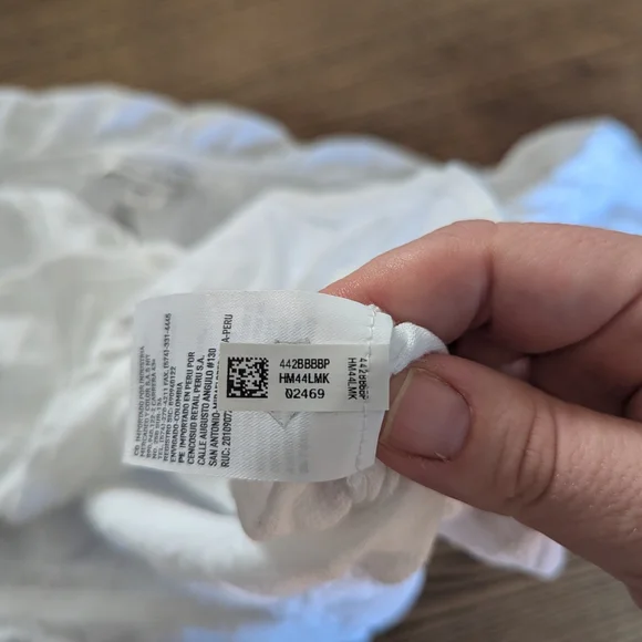 EUC American Eagle AEO Womens medium white one shoulder cropped ruffle blouse - Picture 7 of 9